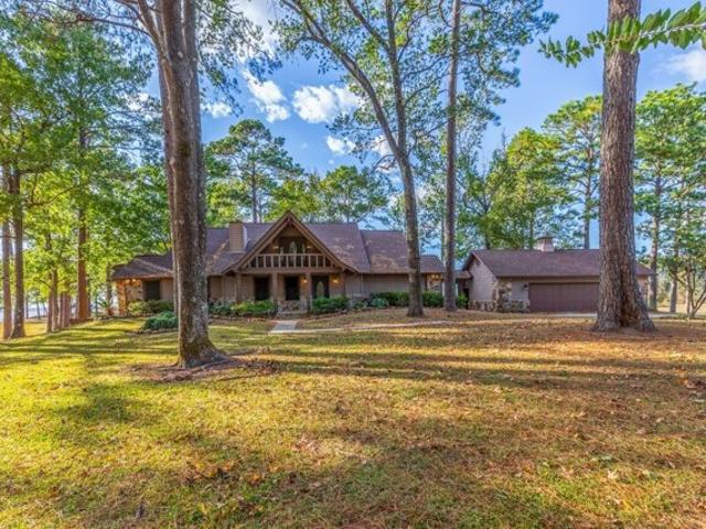 House for sale in Brookeland, Texas