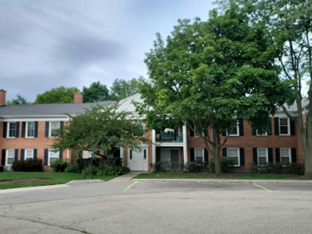 Condo for sale in Barrington, Illinois
