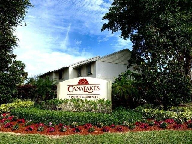 House for sale in Greenacres