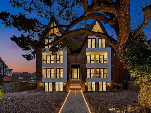 Apartment for rent in Morehall, Folkestone and Hythe