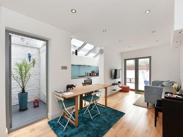 Apartment for rent in Walham Green, Greater London