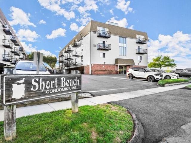 Condo for sale in Stratford