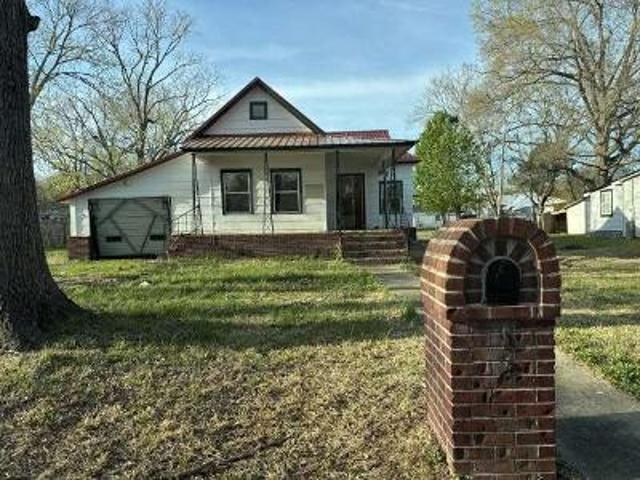 House for sale in Gadsden