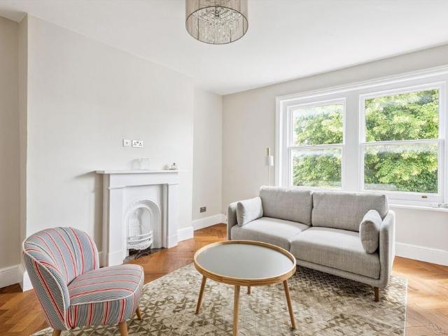 Apartment for rent in London Borough of Richmond upon Thames, Greater London