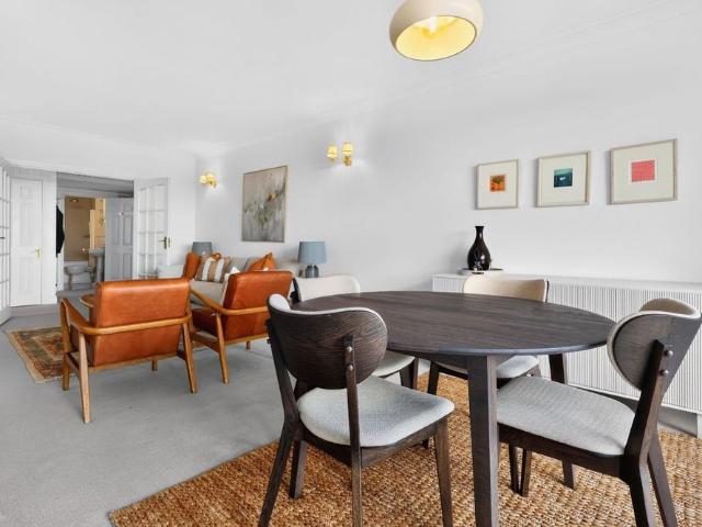 Apartment to rent in Bluebell, North Tipperary