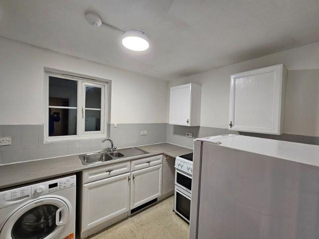 Apartment for rent in Tolworth, Greater London
