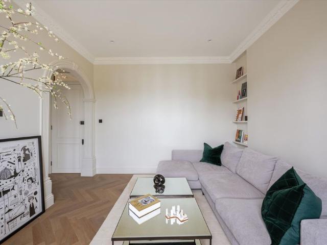 Apartment for rent in St. John's Wood, Greater London