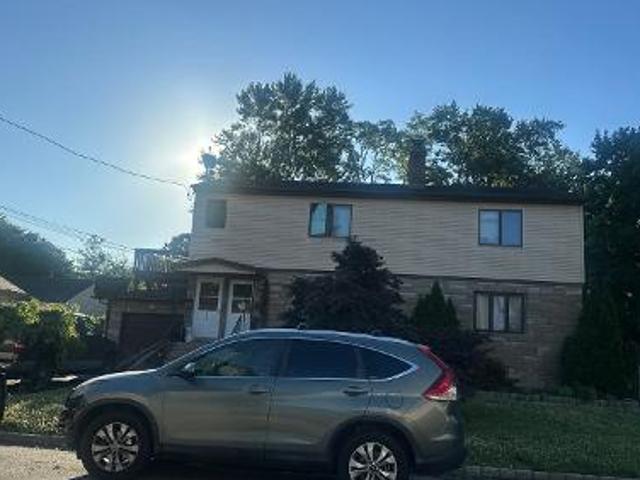 House for sale in Dumont