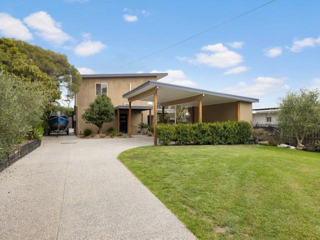 Townhouse for rent in Camerons Creek, Victoria