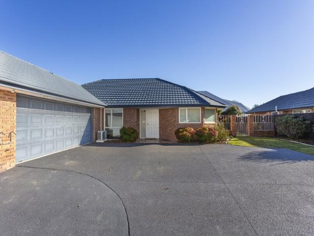 House for rent in Chaslands, Canterbury