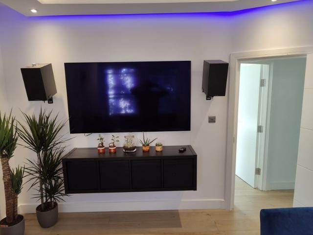 Apartment for rent in London Borough of Merton, Collier's Wood