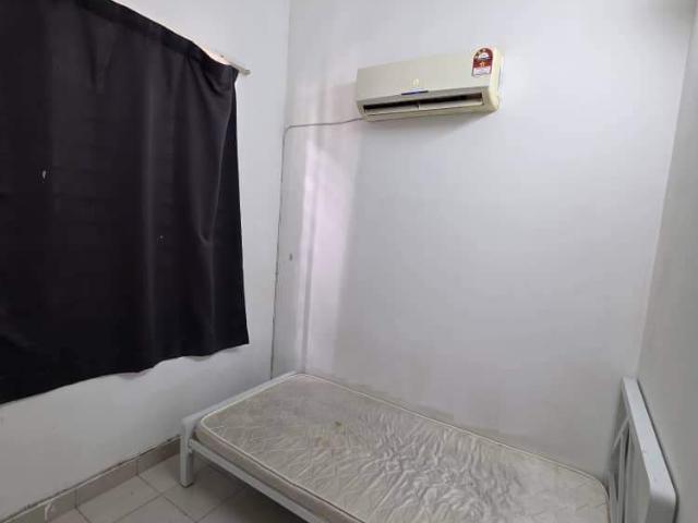 Room for rent in Alam Impian, Selangor