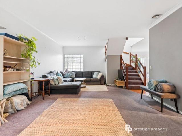 Townhouse for rent in Stirling, Western Australia