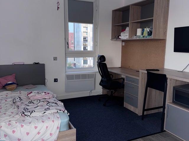 Studio for rent in Jewellery Quarter, Birmingham
