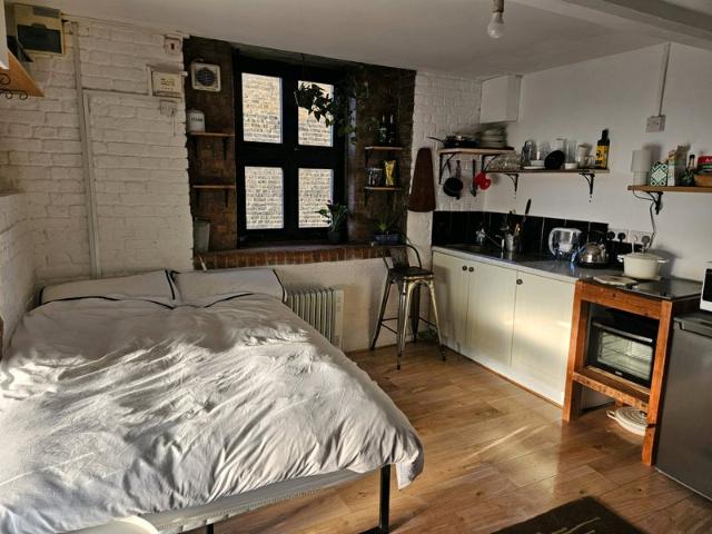 Studio for rent in Limehouse, Greater London