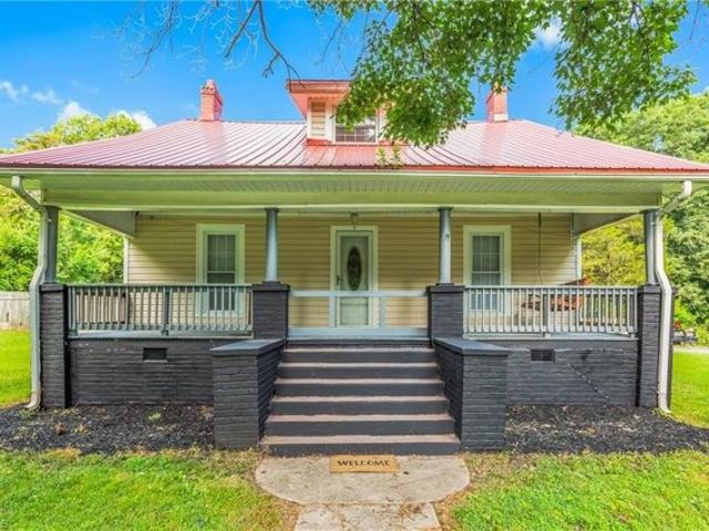 House for sale in Eden