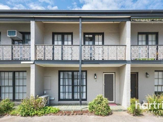 Townhouse for rent in Mentone, Melbourne
