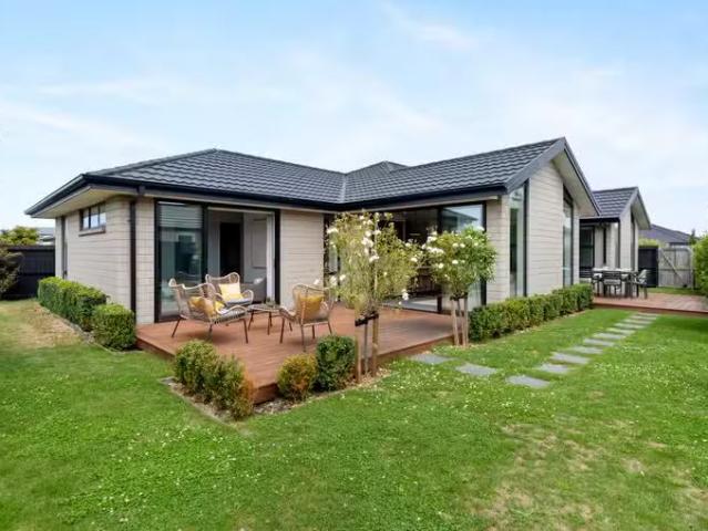 House for rent in Chaslands, Canterbury