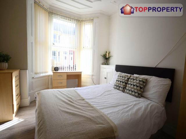 Room for rent in Kensington, Calderstones