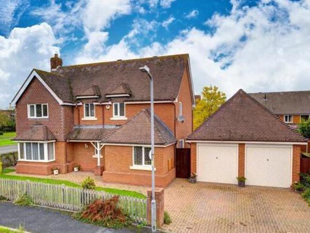 House for sale in Crookhill, Worcestershire