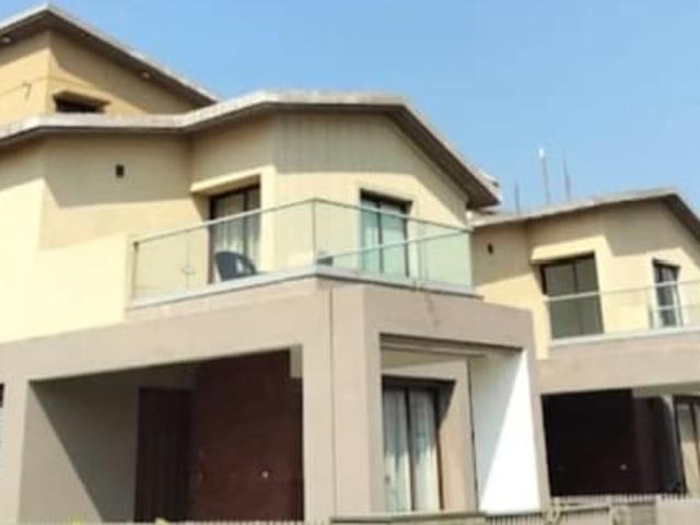 Villa for sale in Calcutta, West Bengal