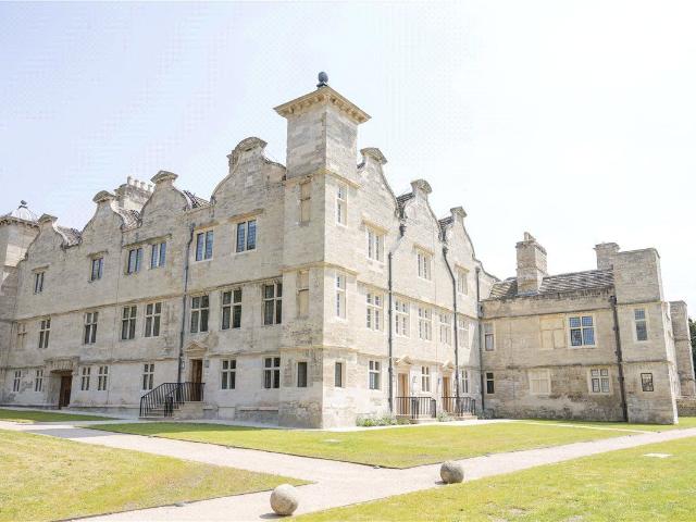 Apartment for rent in Ledston, Leeds
