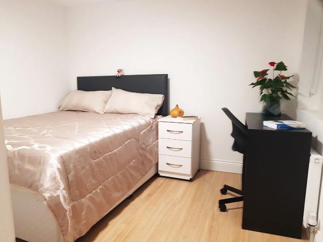 House for rent in New Southgate, Greater London