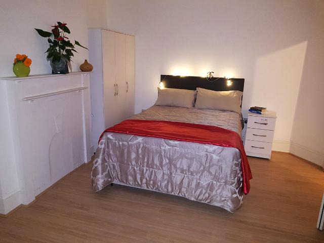 House for rent in New Southgate, Greater London