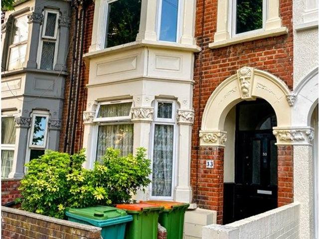 House for rent in Plashet, Greater London