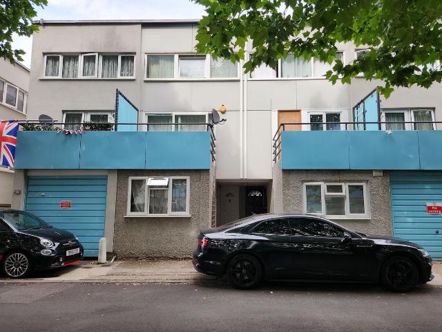 Studio for rent in London Borough of Merton, Greater London