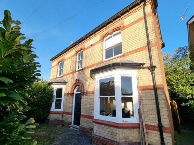 House for sale in Foxholes, Rushock