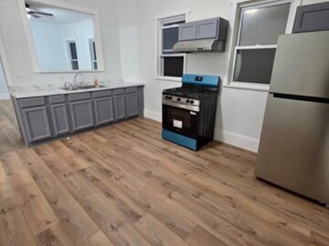 House for sale in Bellingham Square, Chelsea