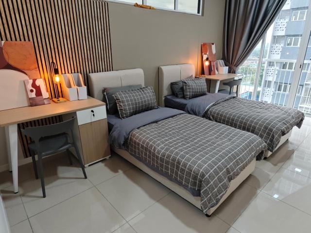Room for rent in Petaling, Alam Impian