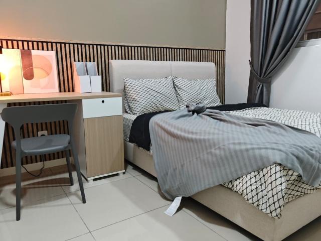 Room for rent in Petaling, Alam Impian