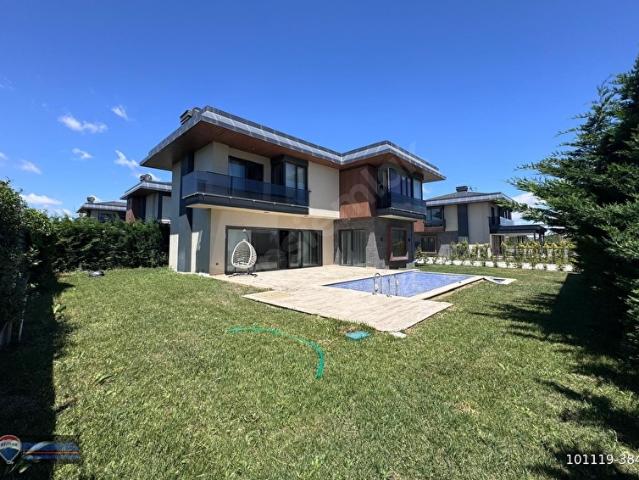 Kavaklı İstiklal Mahallesi, Silivri içerisinde satılık Villa