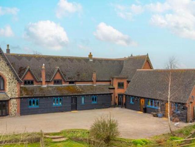 House for sale in Gun Hill, Warwickshire