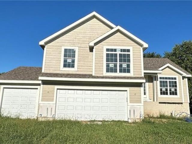 House for sale in Peculiar, Missouri