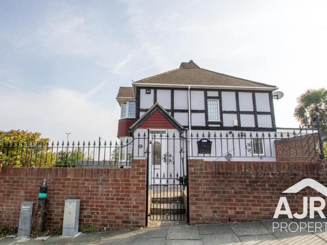 House for rent in London Borough of Bexley, Greater London