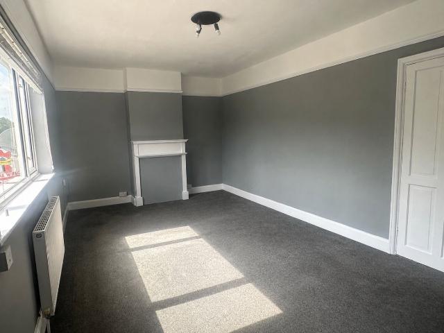 Apartment for rent in Longlands, Halfway Street