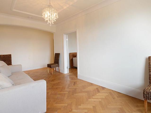 Apartment for rent in Brondesbury, Greater London