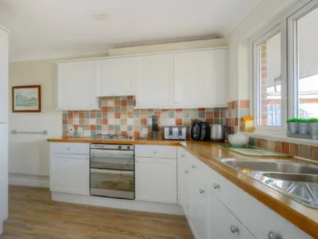 House for rent in Brondesbury, Greater London