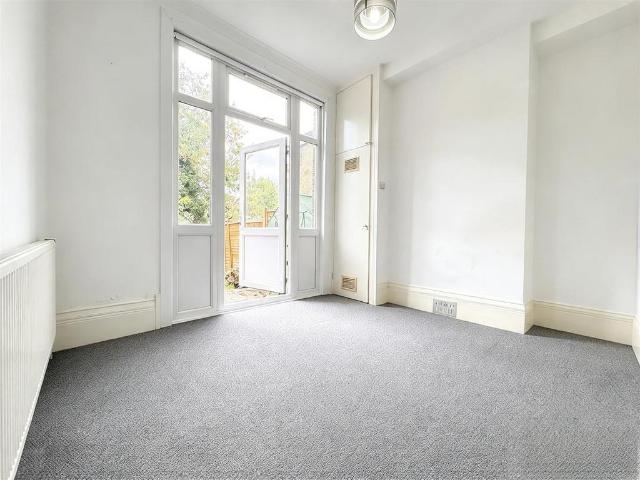 Apartment for rent in Bowes Park, Greater London