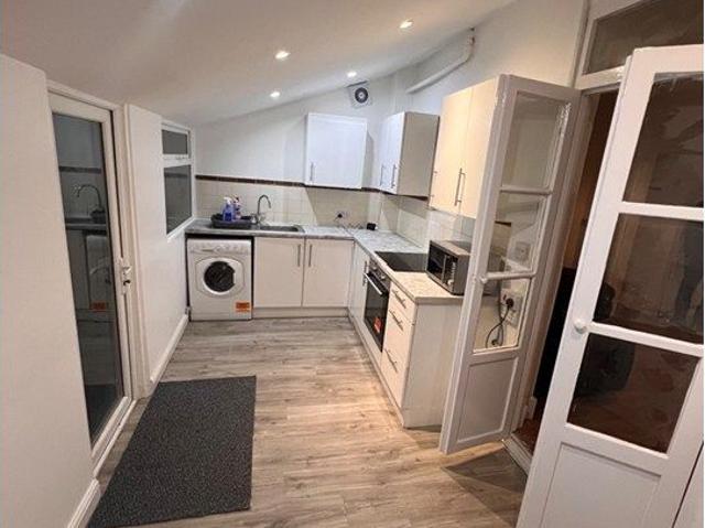 Room for rent in London Borough of Croydon, South Norwood
