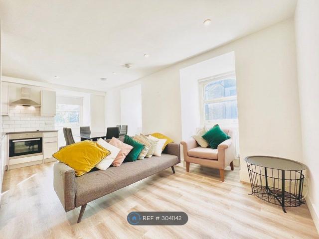 Apartment for rent in Stockwell, Greater London