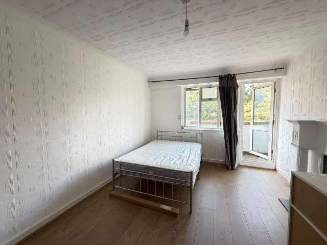 Room for rent in St. George in the East, Greater London