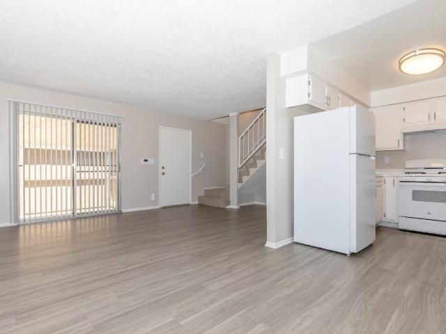 Apartment for rent in Lancaster, California