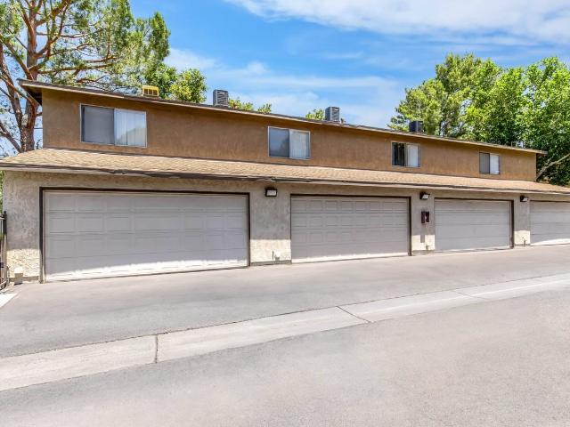 Apartment for rent in Lancaster, California
