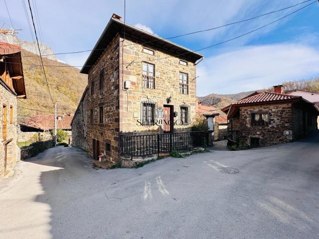Casa en venta en Camaleño, Cantabria