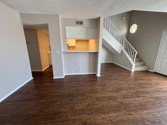 Apartment for rent in Santa Clarita, Los Angeles County