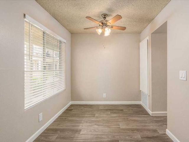 Apartment for rent in Canyon Country, California